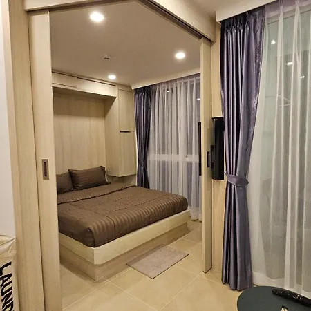 Pool View Cozy Getaway Pattaya Apartment